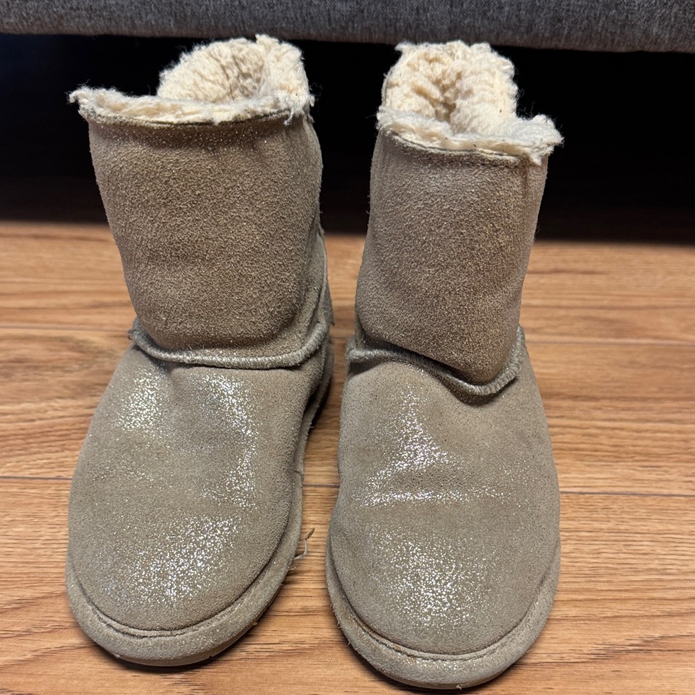 Good condition Size 11 BearPaw Boots